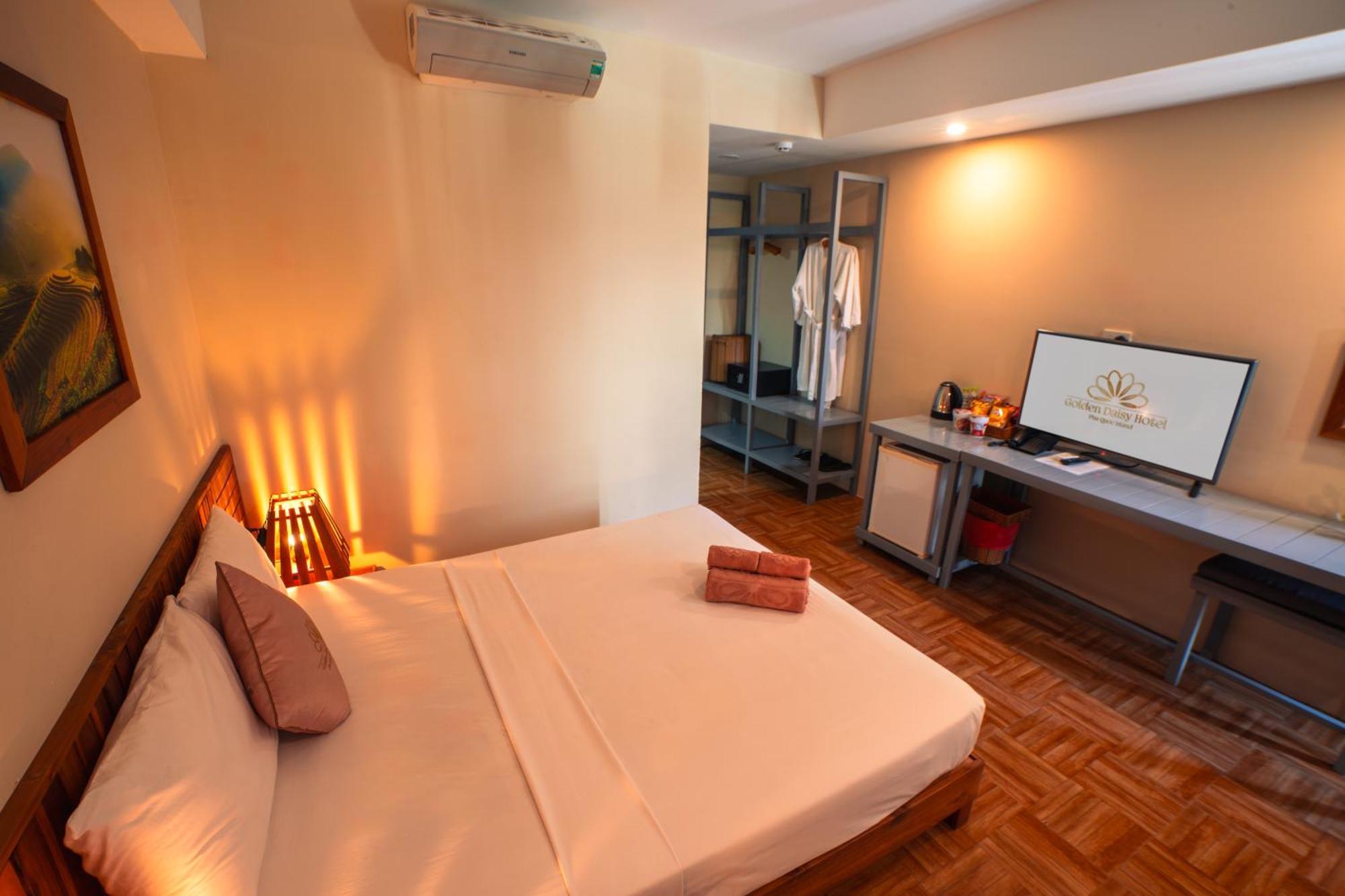 Golden Daisy Hotel Duong Dong Exterior foto