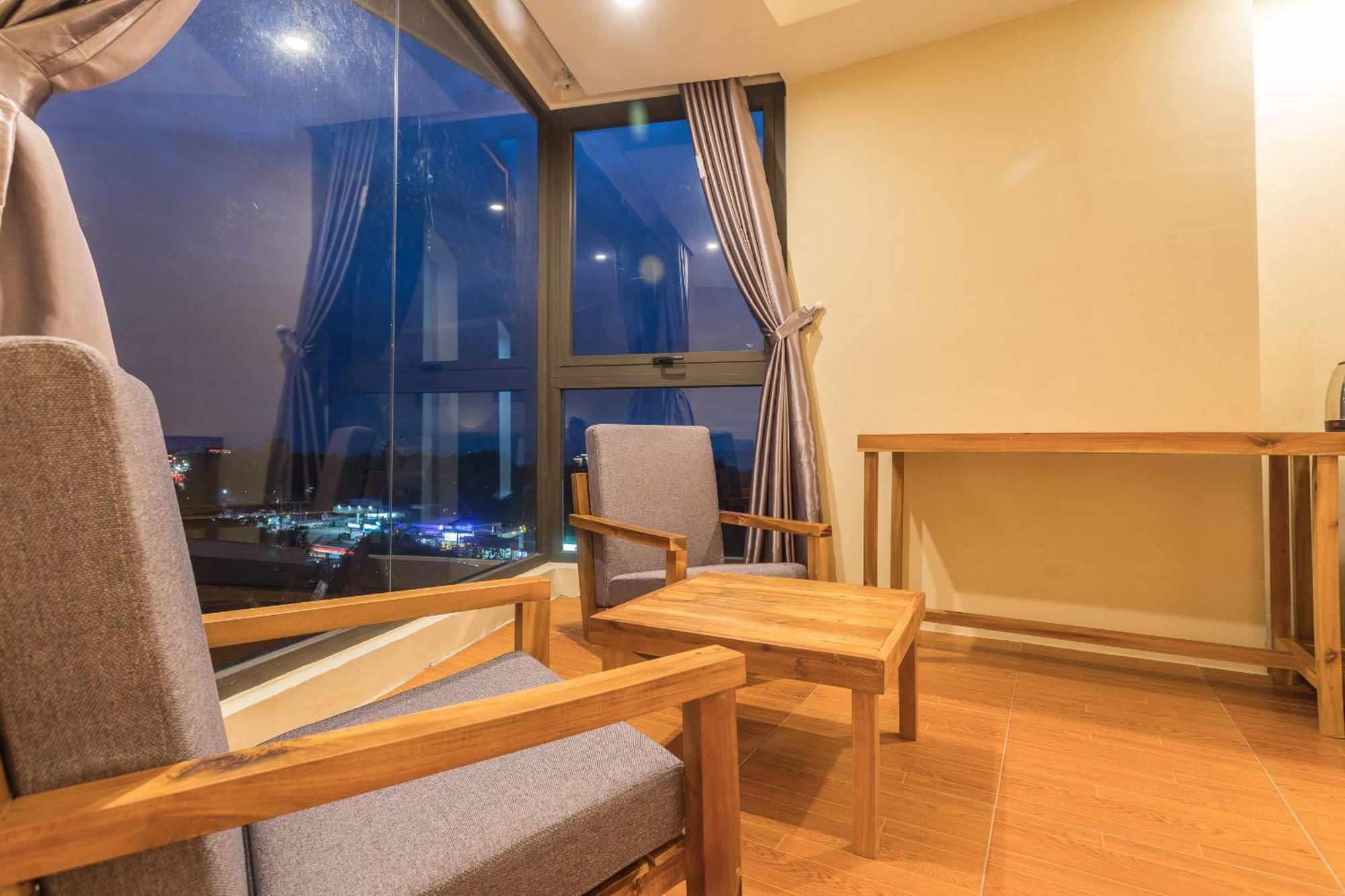 Golden Daisy Hotel Duong Dong Exterior foto